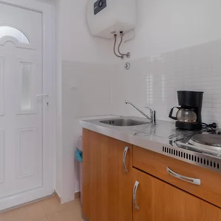 Appartamento Stunning In With Kitchen Dramalj